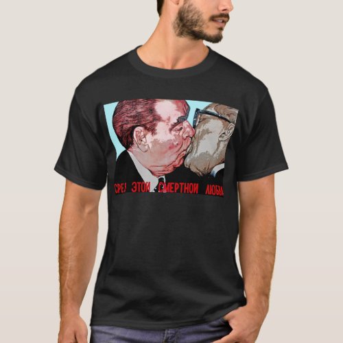 Brezhnev  Honecker KissEast Side Gallery Berlin T_Shirt