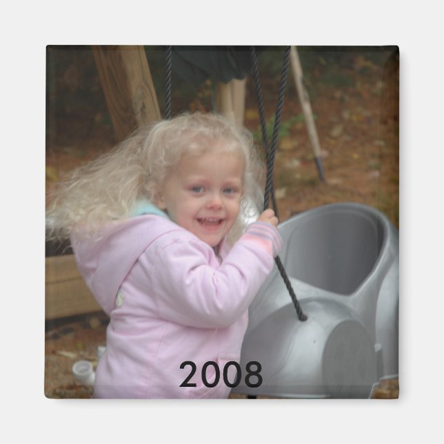 Brianna Swinging Magnet (Front)