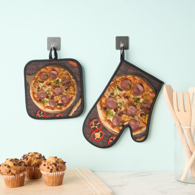 Brick Oven Supreme Pizza Mitt & Pot Holder Set (Insitu(Hanging))