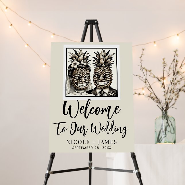 Bride & Groom Aloha Pineapple Tiki Wedding Sign (In Situ (Stand))
