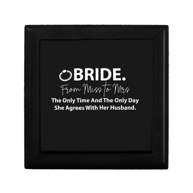 Bride To Be Modern Typography Bride Gift Box (Front)