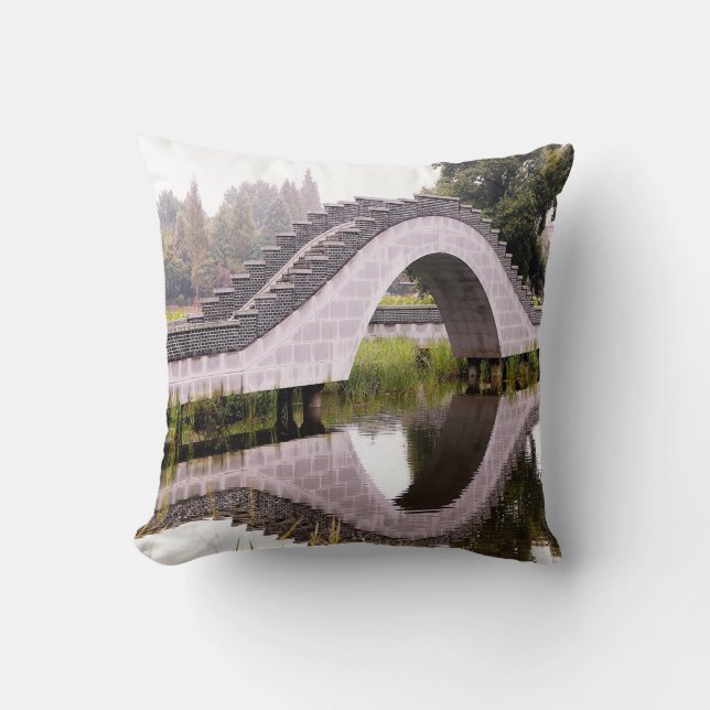  bridge throw pillow (Front)