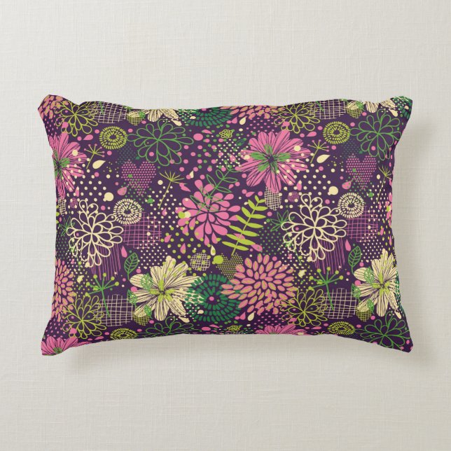 Bright pattern decorative pillow (Front)