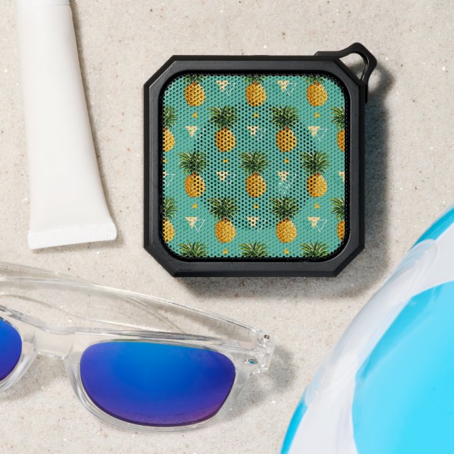 Bright Pineapples On Geometric Pattern Bluetooth Speaker (Insitu(Beach))