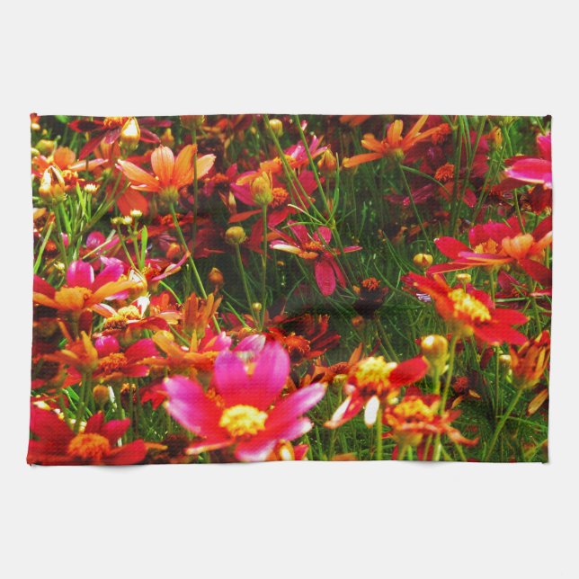 Bright pink and yellow Daisy Wild flowers Towel (Horizontal)