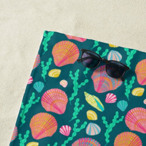 Bright Seashells and Seaweed Pattern Beach Towel