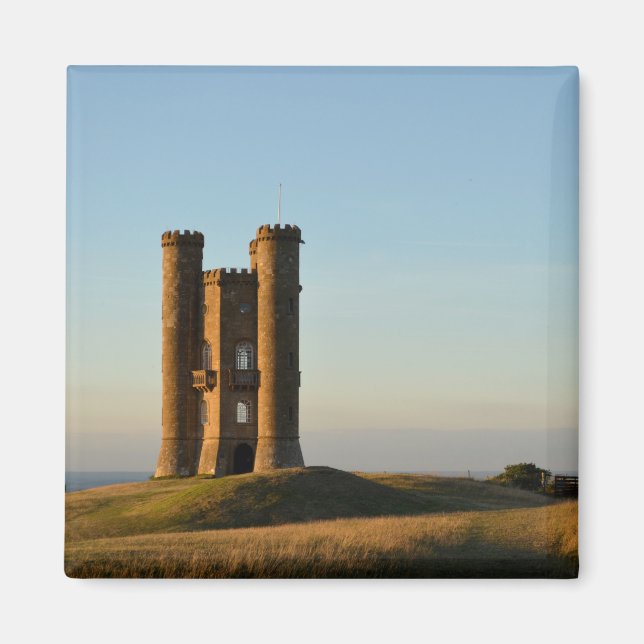 Broadway tower in the Cotswolds magnet (Front)