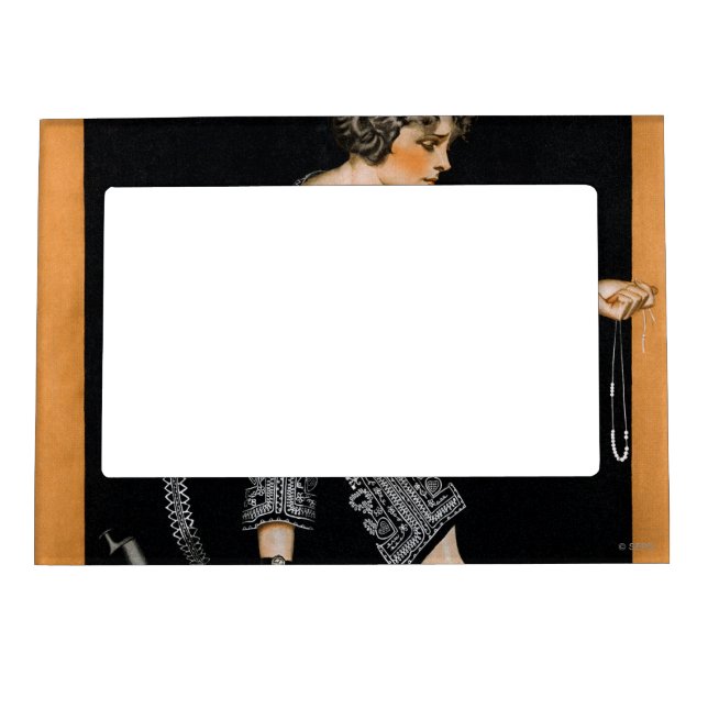 Broken Pearl Necklace Magnetic Frame (Front)