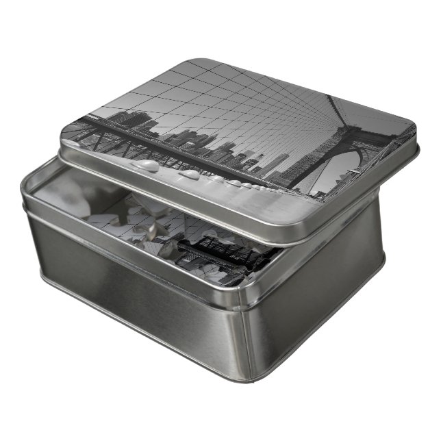 Brooklyn bridge jigsaw puzzle (Lid Open)