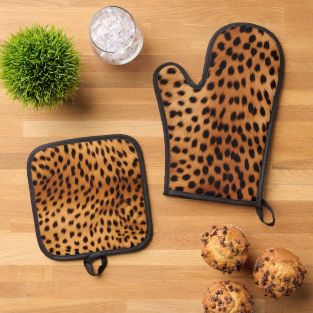 Brown and Black Cheetah Animal print Oven Mitt & Pot Holder Set (Top Down)