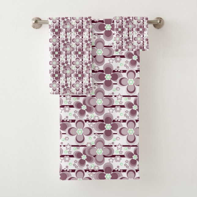 brown and white floral pattern bath towel set (Insitu)