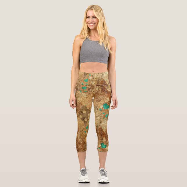 Brown Grunge Quilt Stars Hearts Capri Leggings (Front)