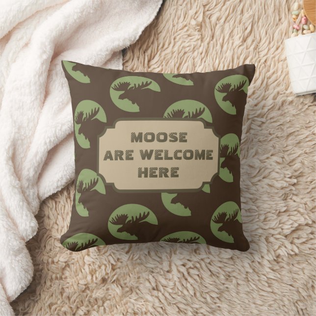 Brown Moose Circle Pattern Cabin Throw Pillow (Blanket)