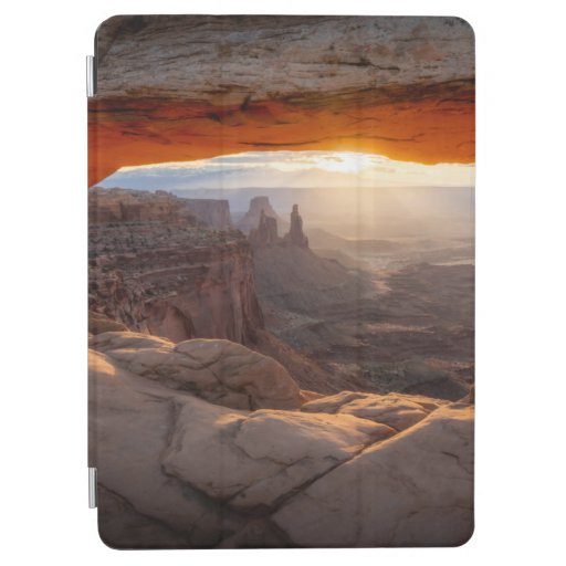BROWN ROCKY MOUNTAIN DURING SUNSET iPad AIR COVER
