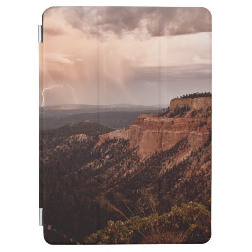 BROWN ROCKY MOUNTAIN UNDER CLOUDY SKY DURING DAYTI iPad AIR COVER