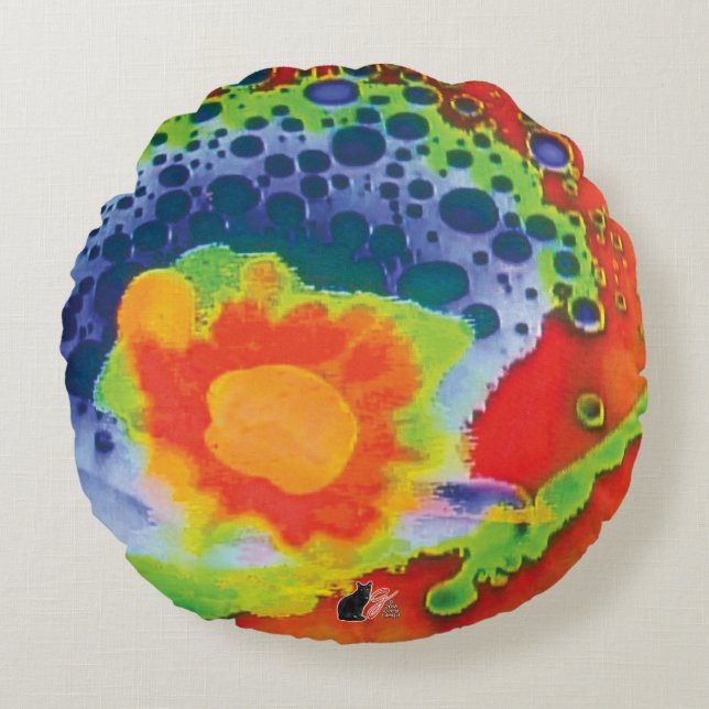 Bubbly Comfort Round Pillow (Front)