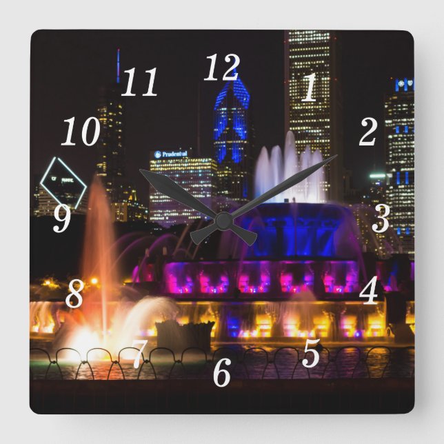 Buckingham Fountain Chicago Wall Clock (Front)