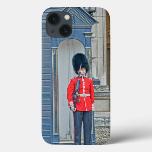 Buckingham Palace Queens Guard II iPhone 13 Case