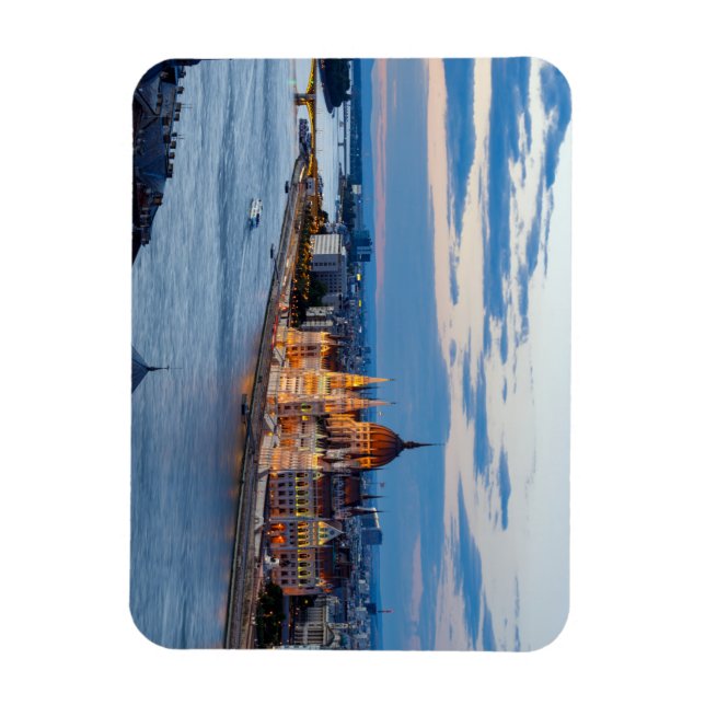 Budapest Parlament Magnet (Vertical)