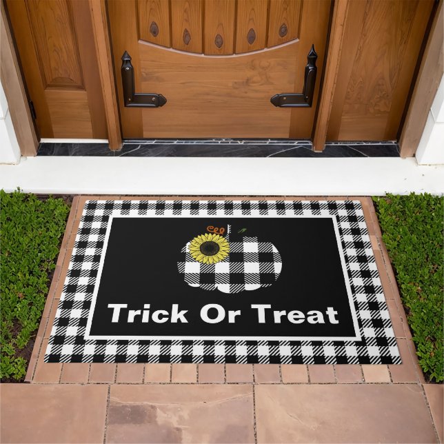 Buffalo Plaid With Sunflower 30" x 45" Doormat (Outdoor)
