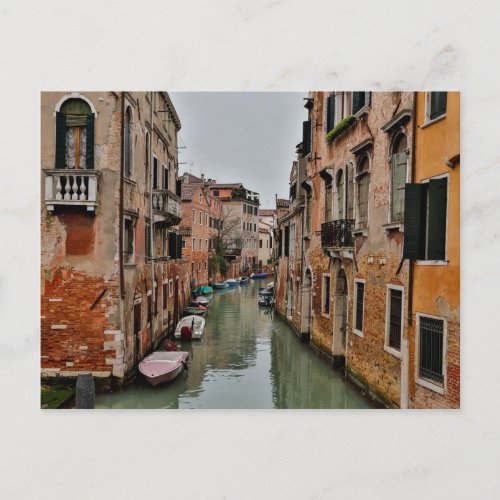 Buildings along canals of Venice Postcard