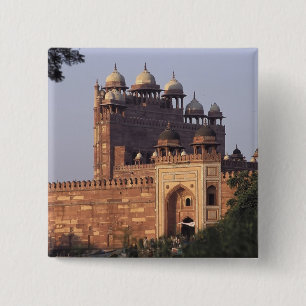 Buland Darwaza Gate of Victory) to the Dargah Button