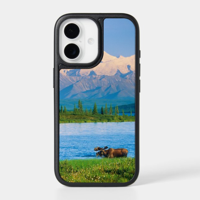 Bull moose in Wonder Lake Otterbox iPhone Case (Back)