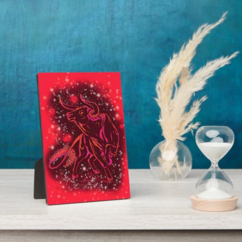 Bull Running At Red Starry Night Plaque Gift