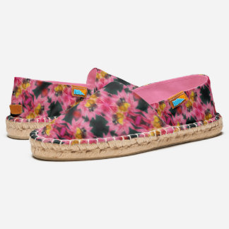 Bumble Bee On Pink Daisy Flower Nature Pattern Espadrilles