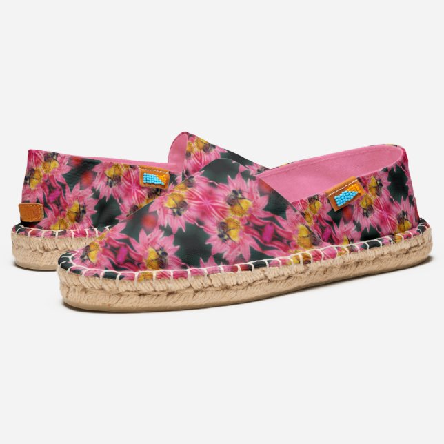 Bumble Bee On Pink Daisy Flower Nature Pattern Espadrilles (Angled)