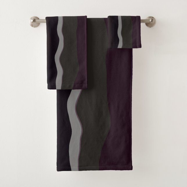 Burgundy and Olive Wavey Stripes Bath Towel Set (Insitu)