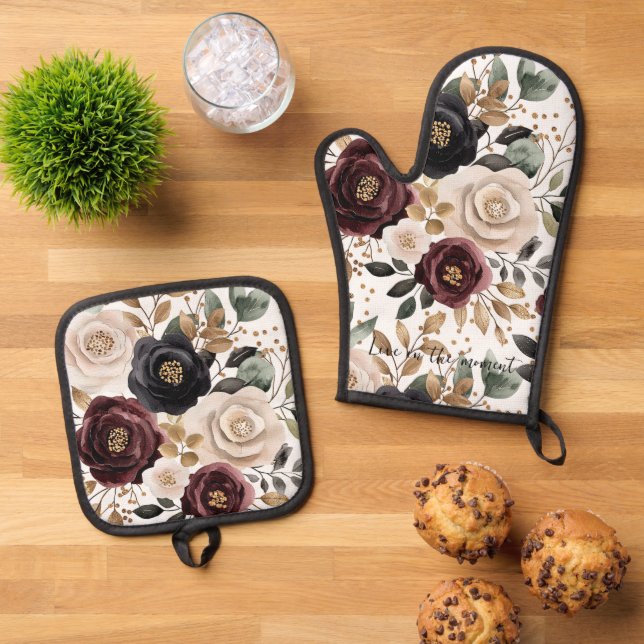 Burgundy Cream Black Floral Oven Mitt & Pot Holder Set (Top Down)
