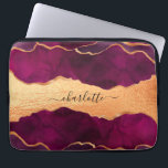 Burgundy purple gold agate marble rose gold name laptop sleeve<br><div class="desc">A burgundy,  purple and faux gold agate,  marble stone print as background Personalize and add your name. The name is written with a modern hand lettered style script with swashes. 
To keep the swashes only delete the sample name,  leave the spaces or emoji's in front and after the name.</div>