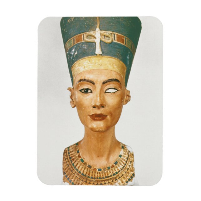 Bust of Queen Nefertiti, front view, from the stud Magnet (Vertical)