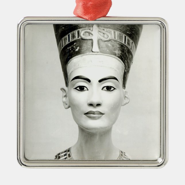 Bust of Queen Nefertiti Metal Ornament (Front)