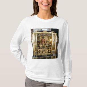 Butsudan shrine from a Damio's palace at Kyoto T-Shirt