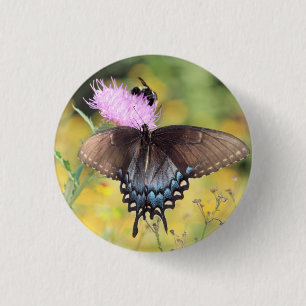 Butterfly button