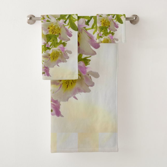 Butterfly Flowers Bath Towel Set (Insitu)