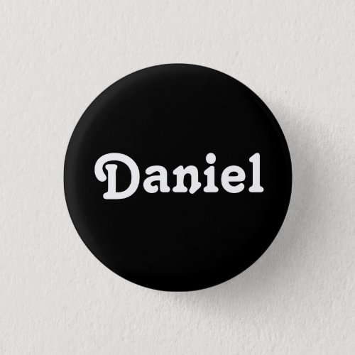 Button Daniel