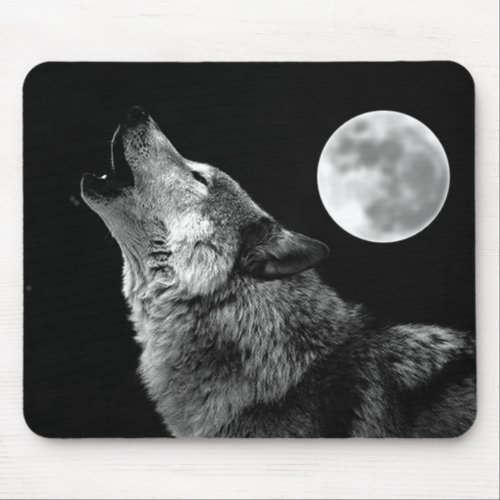 BW Wolf Howling at Moon Mouse Pad