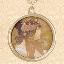 Byzantine Brunette, Mucha