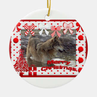 c-2011-grey-wolf-017 ceramic ornament
