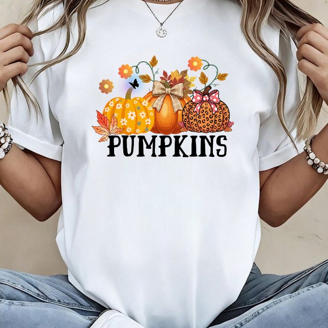 Calabaza de leopardo con estampado floral bohemio  T-Shirt (Creator Uploaded)