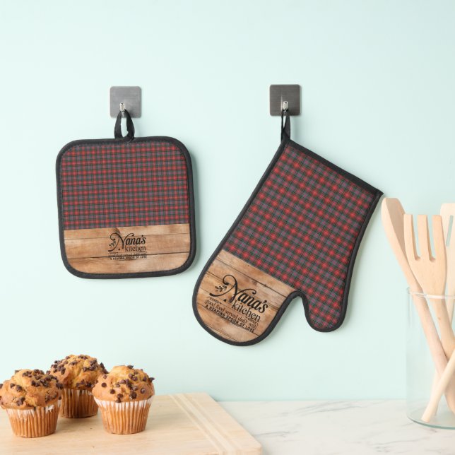 Caledonia Modern Original Scottish Tartan Oven Mitt & Pot Holder Set (Insitu(Hanging))