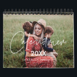 Calendrier photo 2026 moderne et minimaliste calendar<br><div class="desc">A calendar photo moderne avec une typographie minimaliste,  pour customiser avec photos de famille,  une façon parfaite de beginning l'année. Couleurs de texte entièrement personnalisables.</div>
