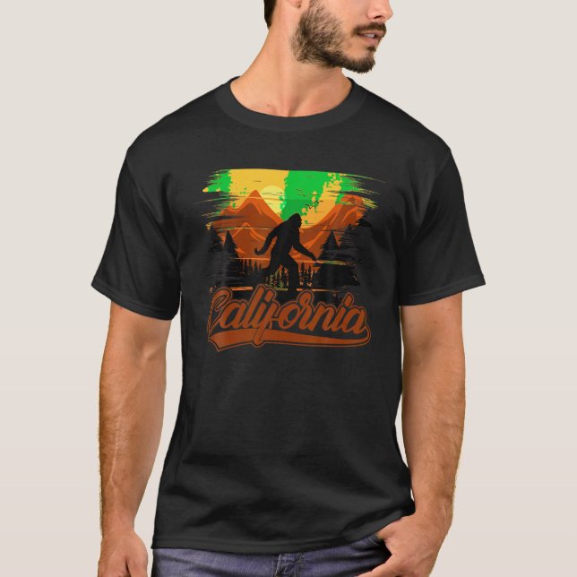 California bigfoot USA woman men children T Shirt (Front)