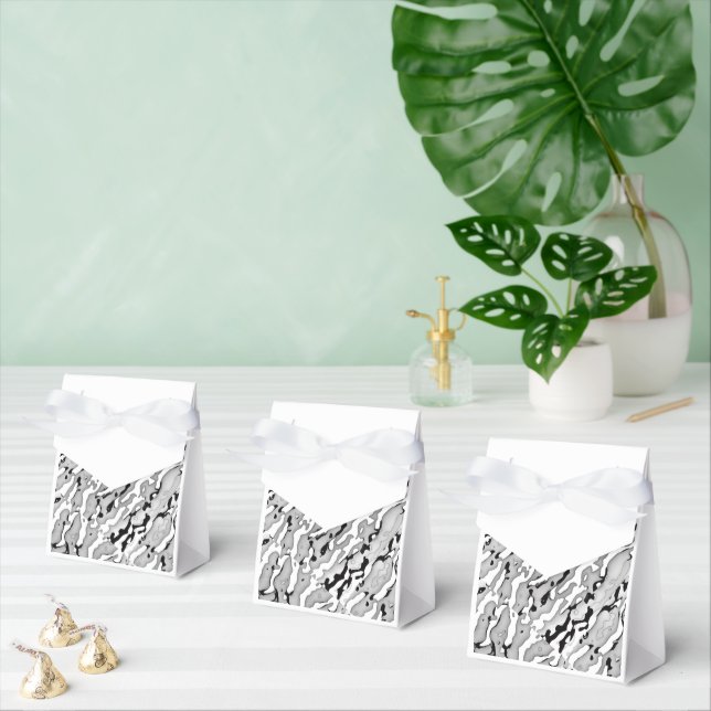 Cameo long light gray design favor boxes (Multiple)