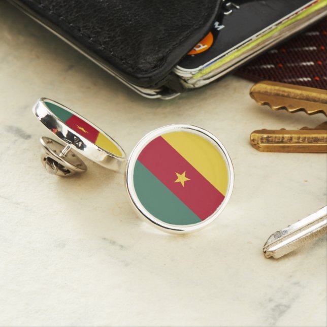 Cameroon flag lapel pin (In Situ)