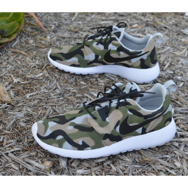arbusto dialecto pompa Camo Nike Roshe One - Custom Hand Painted Sneakers | Zazzle