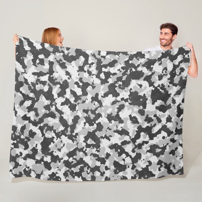 camouflage fleece blanket (In Situ)